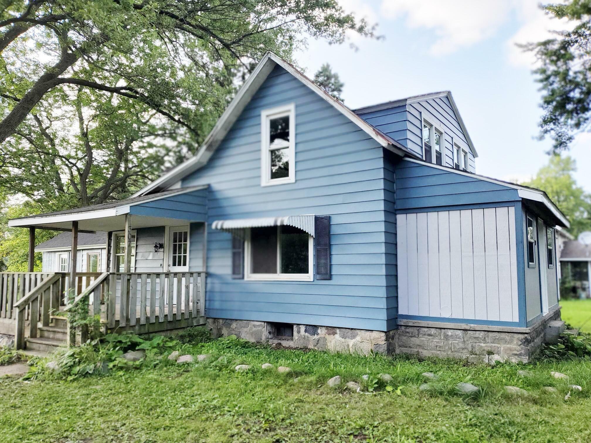 Property Photo:  307 N Main Street  MI 48897 