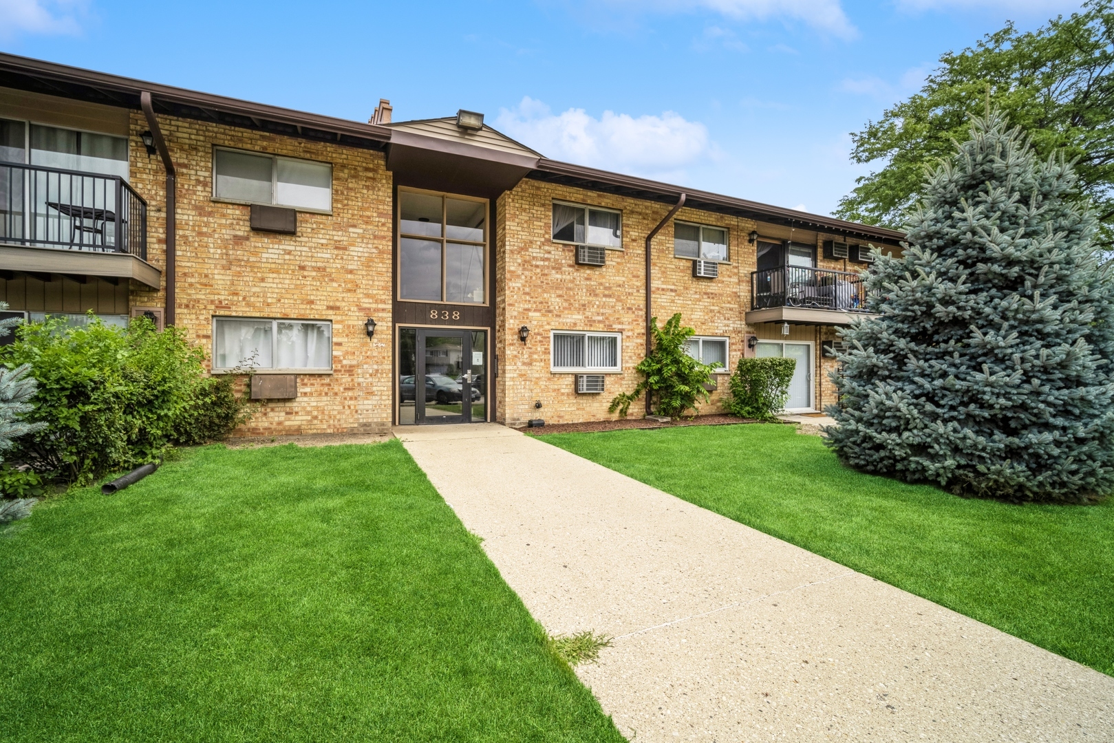 Property Photo:  838 E Old Willow Road 104  IL 60070 