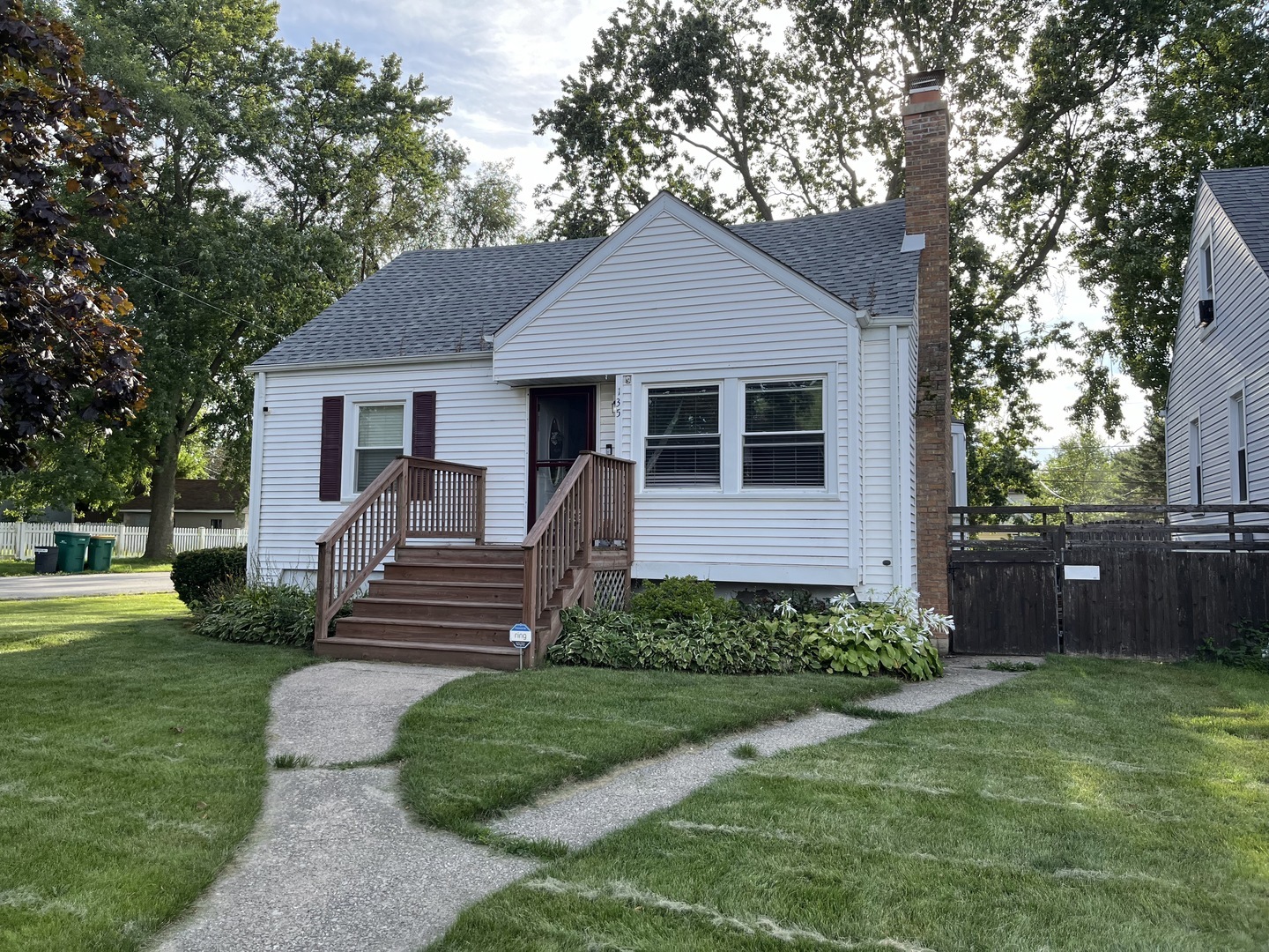 Property Photo:  135 Thelma Street  IL 60442 