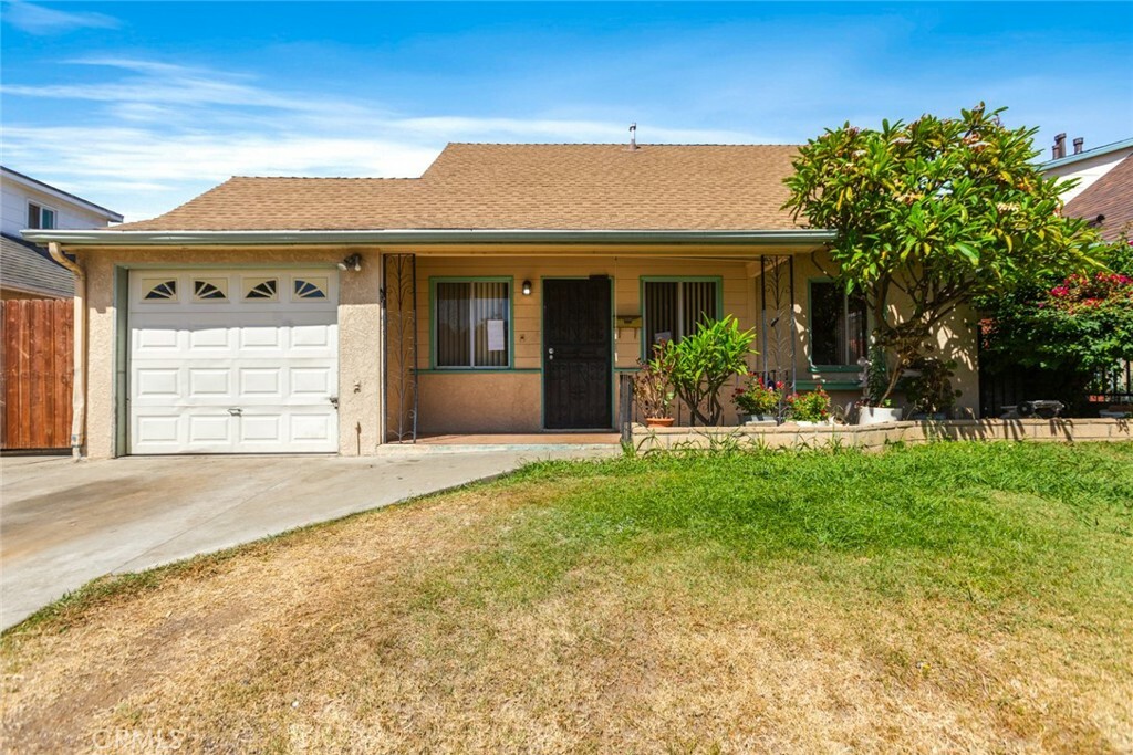 Property Photo:  12813 El Moro Ave  CA 90638 