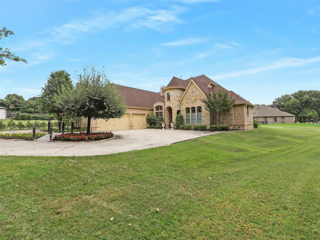 Property Photo:  10513 Silver Fox Court  TX 76108 