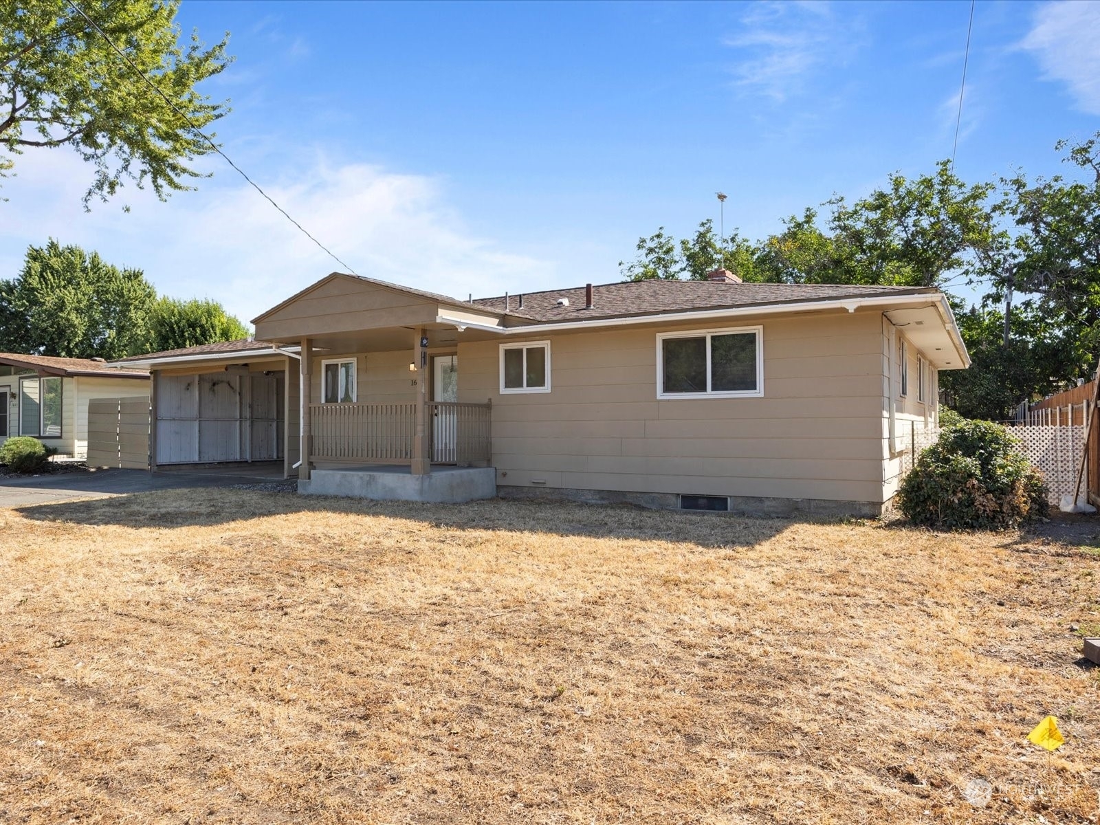 Property Photo:  1611 Sunset Drive  WA 99362 