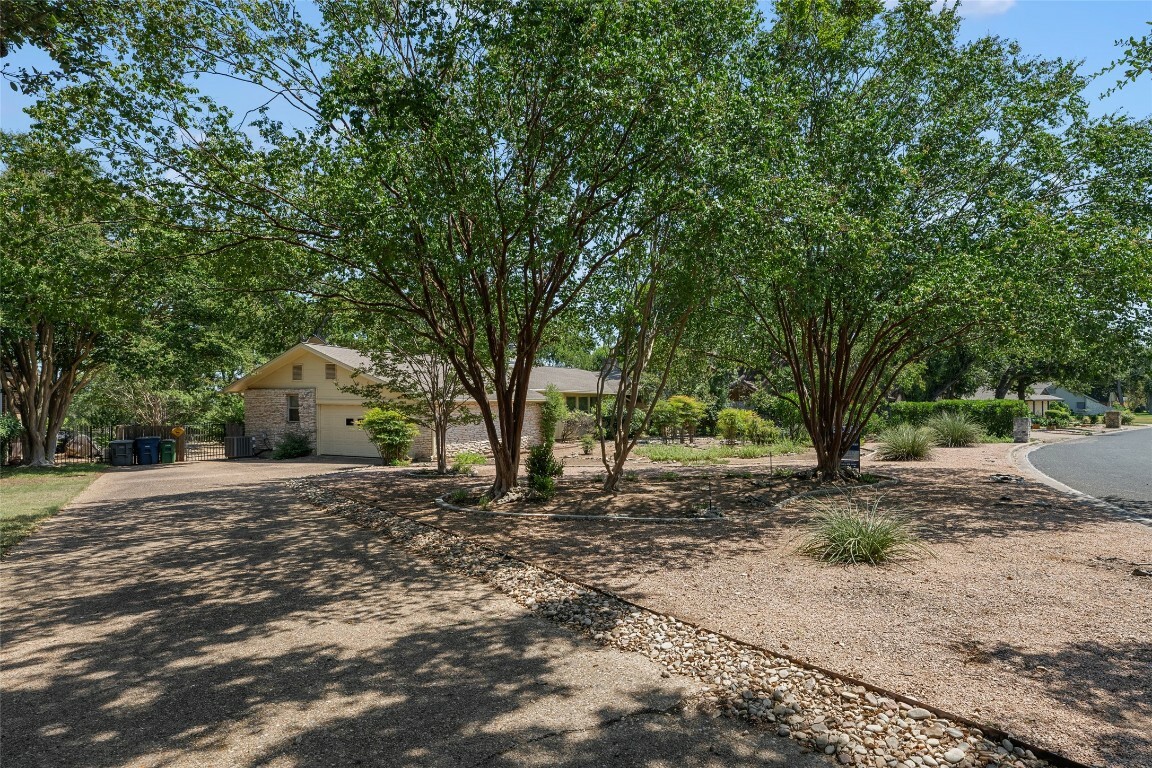 Property Photo:  10707 Fountainbleu Circle  TX 78750 