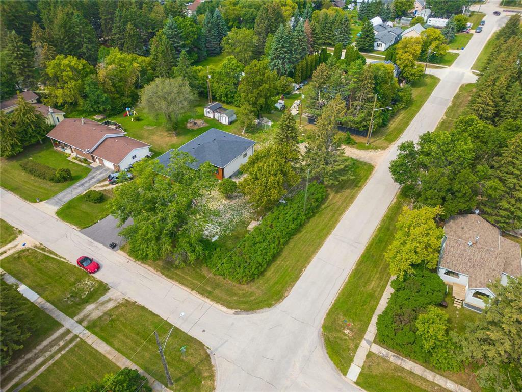 Photo de la propriété:  27 Cedar Avenue  MB R0E 0R0 