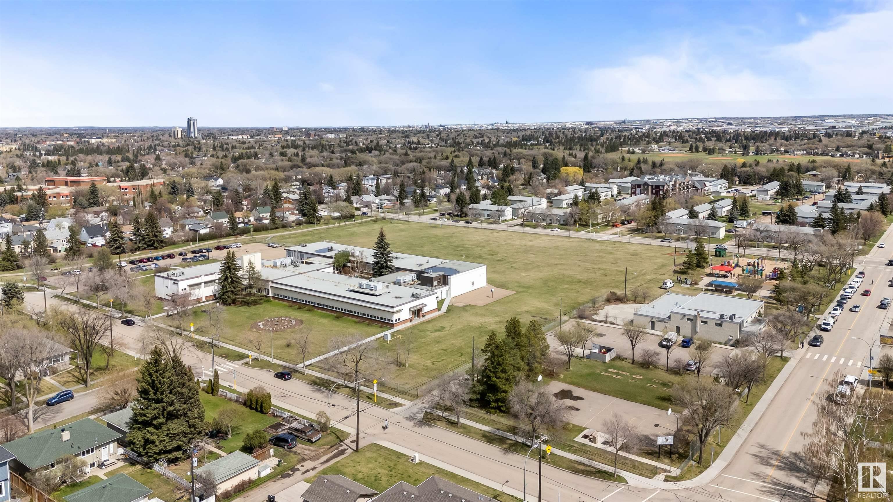 Property Photo:  6515 98A Street NW  AB T6E 3N1 