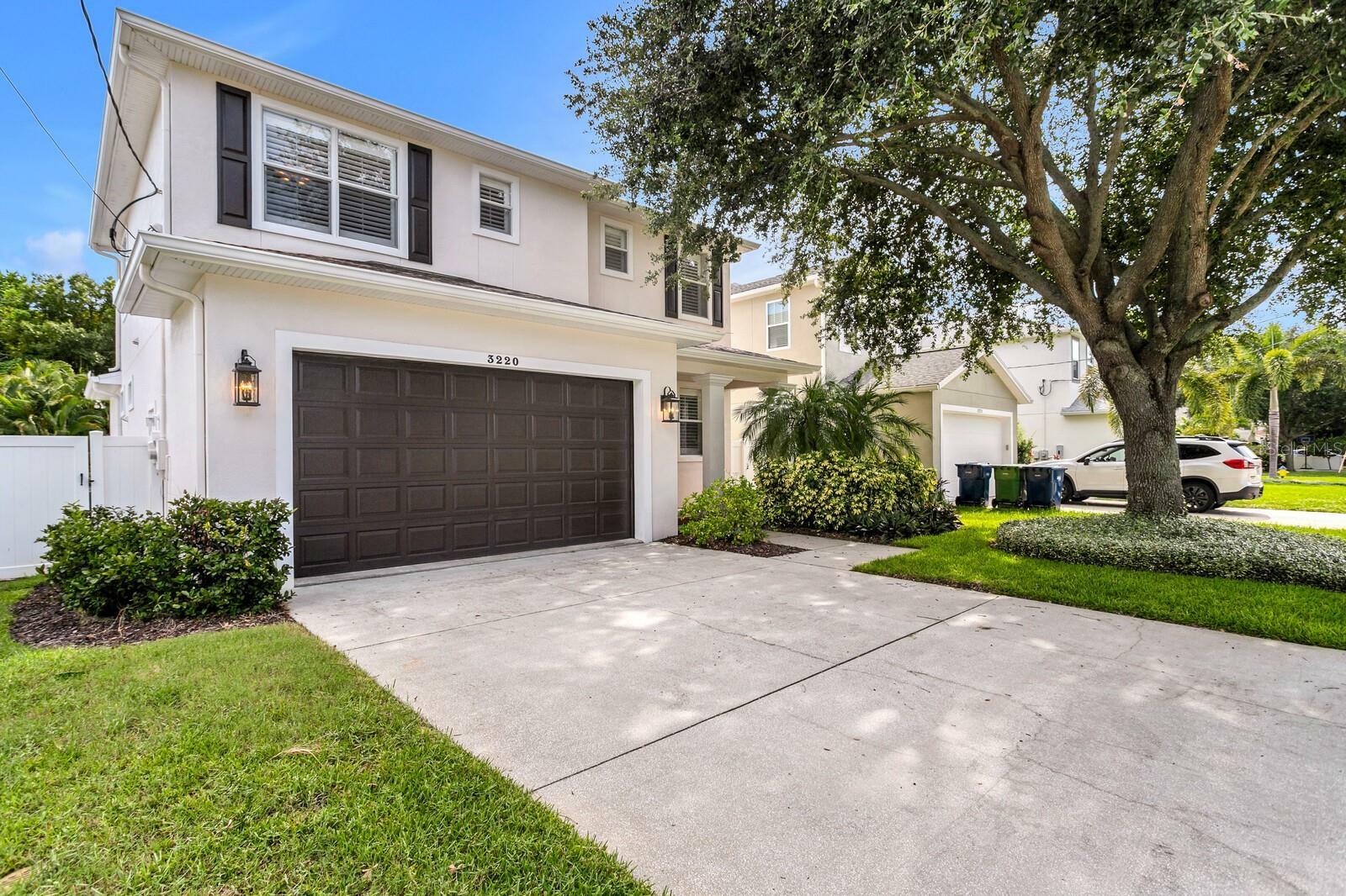 Property Photo:  3220 W Price Avenue  FL 33611 