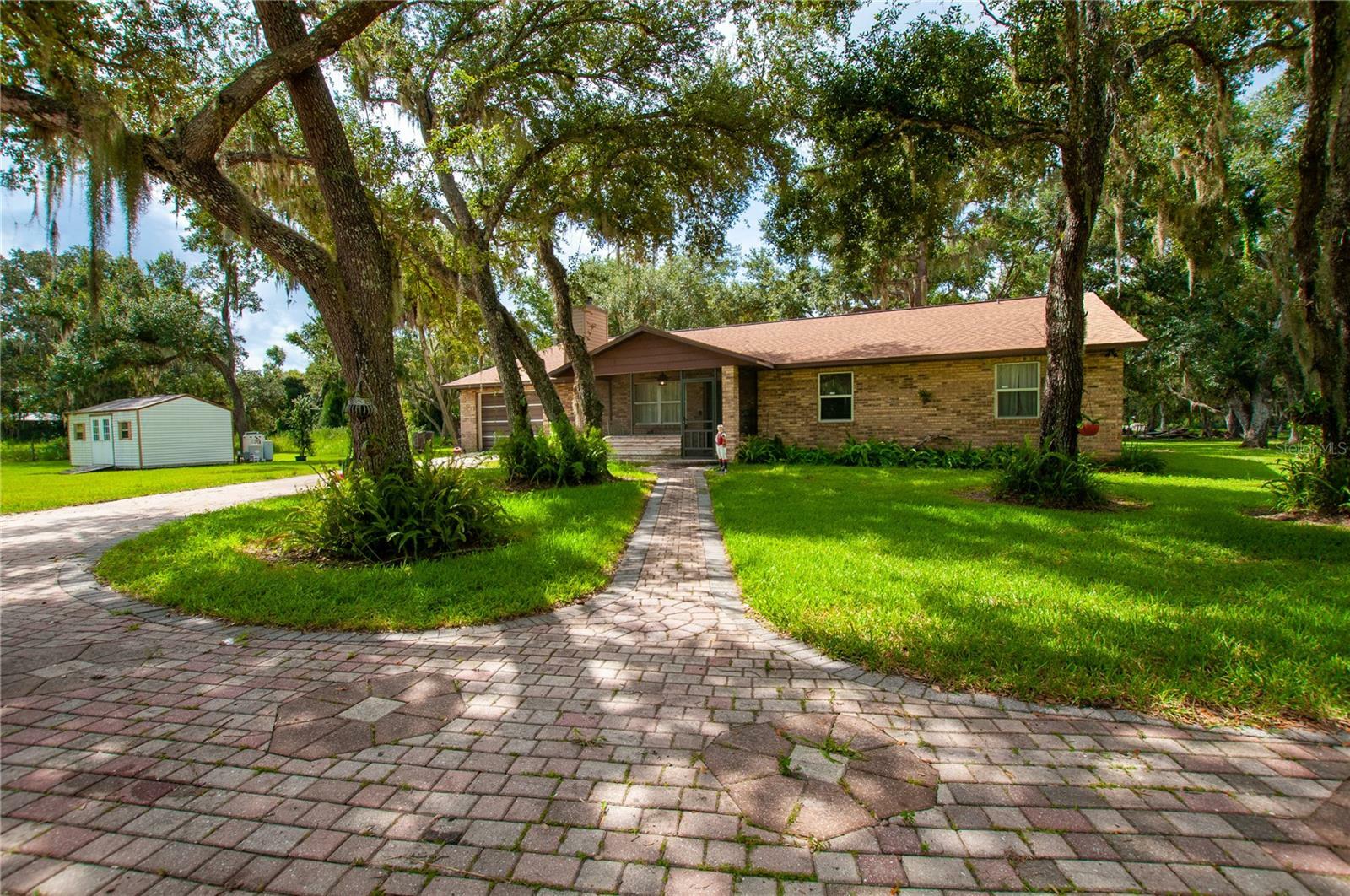 Property Photo:  1153 SW Skates Street  FL 34266 