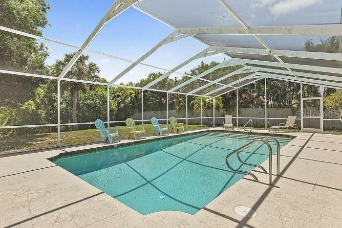 Property Photo:  1895 Buccaneer Circle  FL 34231 