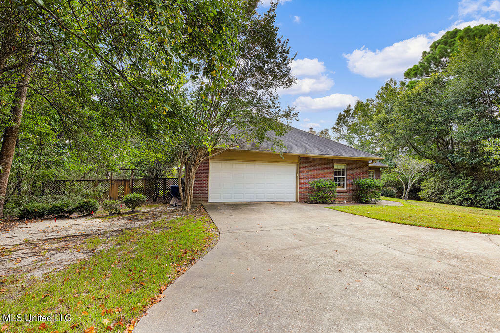 Property Photo:  1050 Conley Circle  MS 39564 