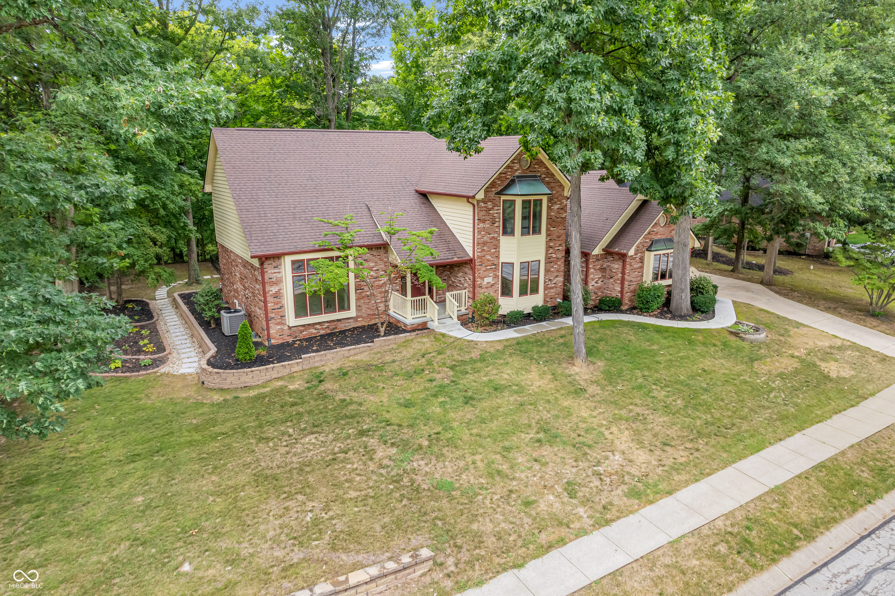 Property Photo:  1042 Red Oak Drive  IN 46123 