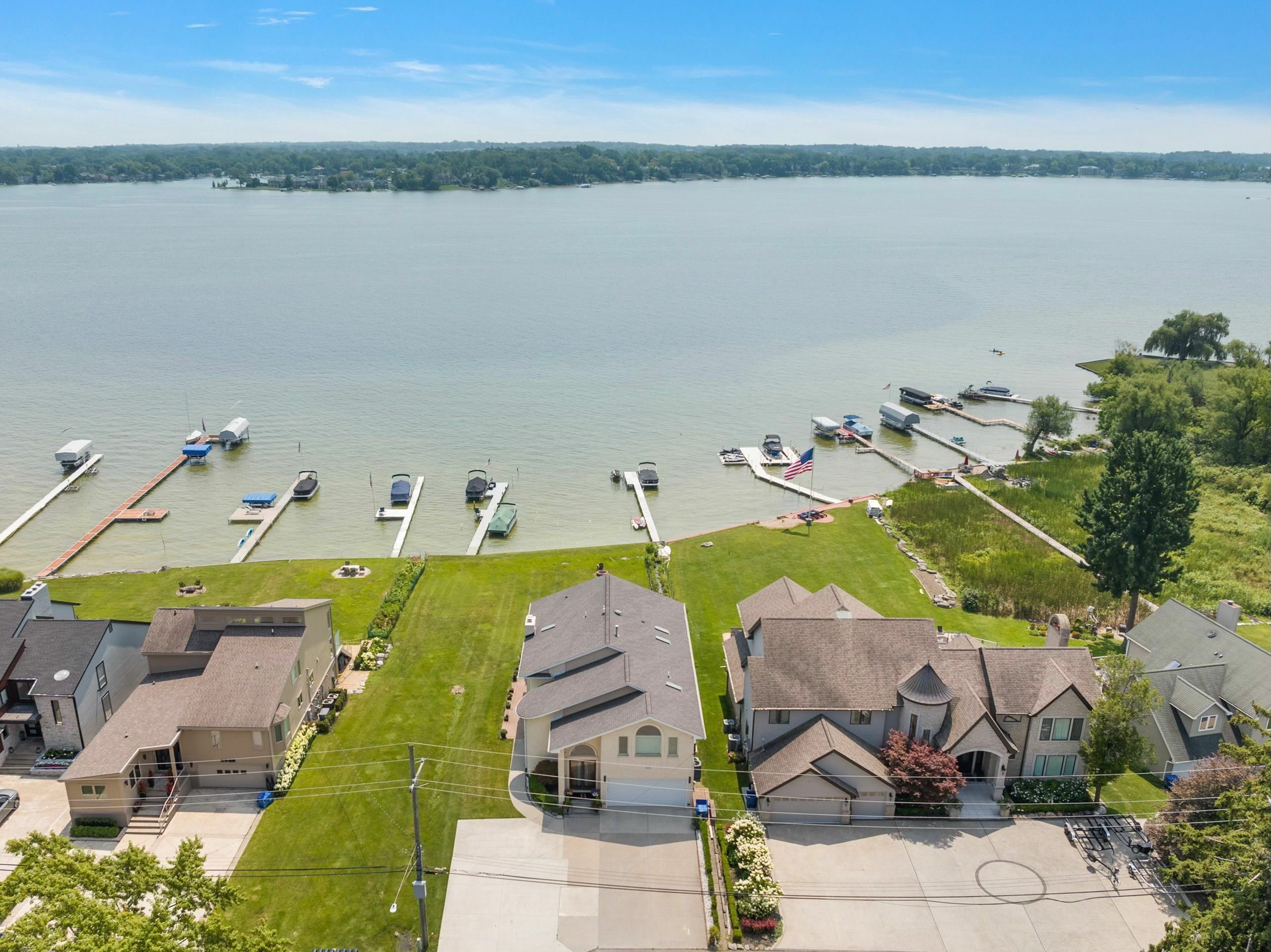 Property Photo:  3935 Lake Front Street  MI 48328 4337 