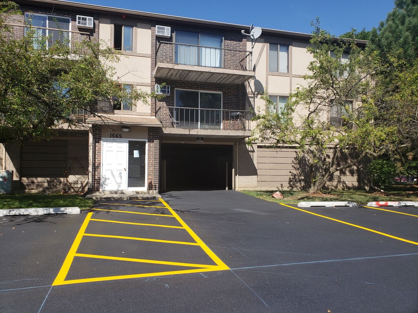 Property Photo: 1665 Coach Drive 104 IL 60565