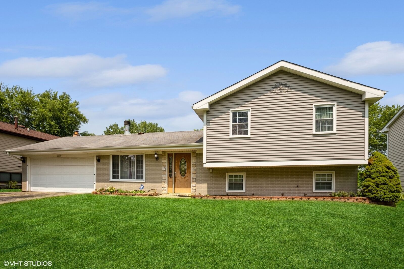 Property Photo: 2350 Bayside Drive IL 60133