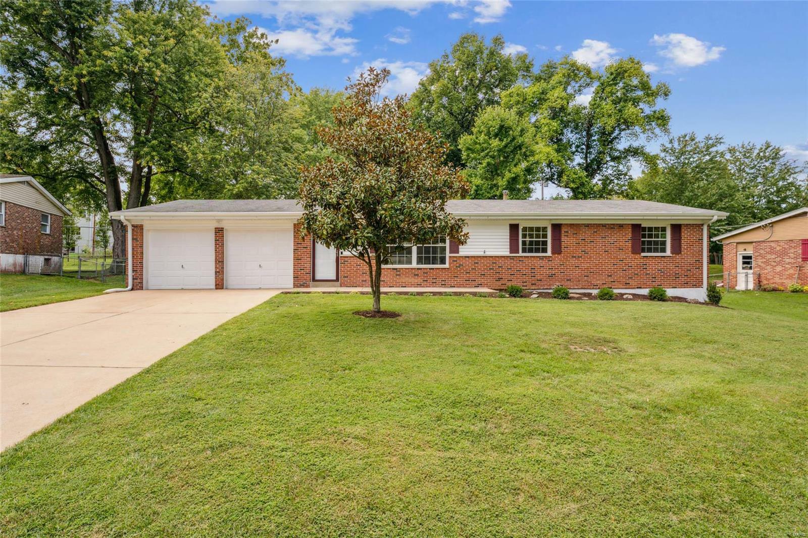 Property Photo:  938 Parkdale Circle  MO 63021 