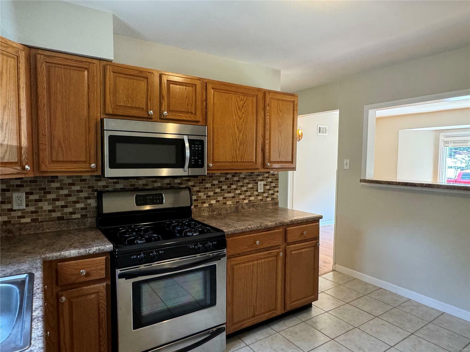 Property Photo:  401 Corona Court  MO 63119 