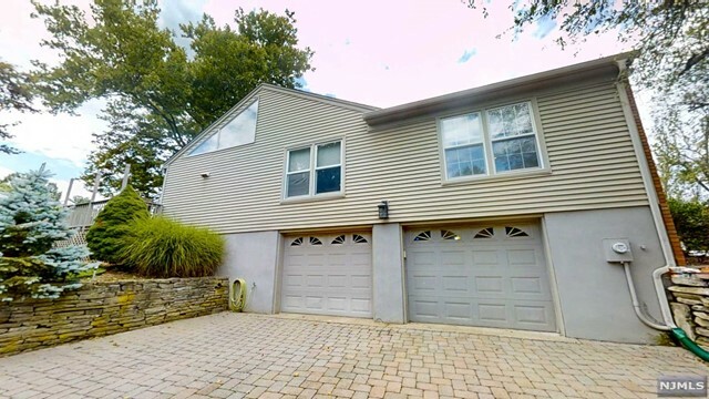 Property Photo:  671 East Drive  NJ 07649 