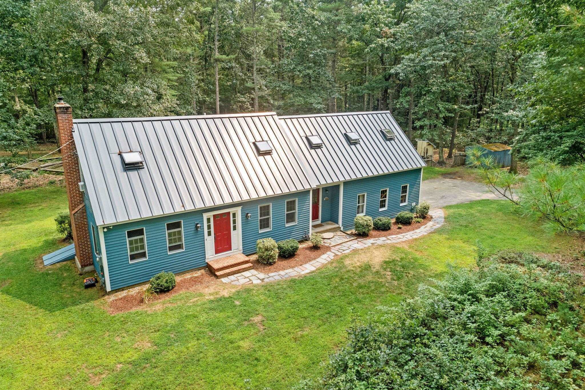 Property Photo:  12 Kelsey Drive  NH 03824 