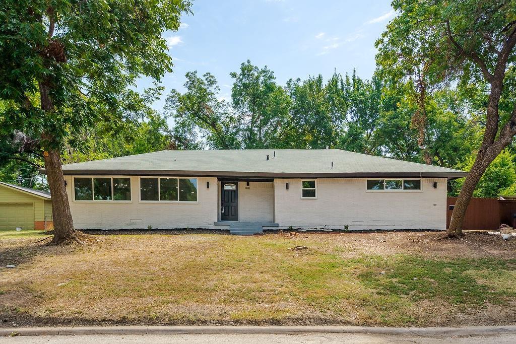 Property Photo:  1006 NW 8th Street  TX 75050 