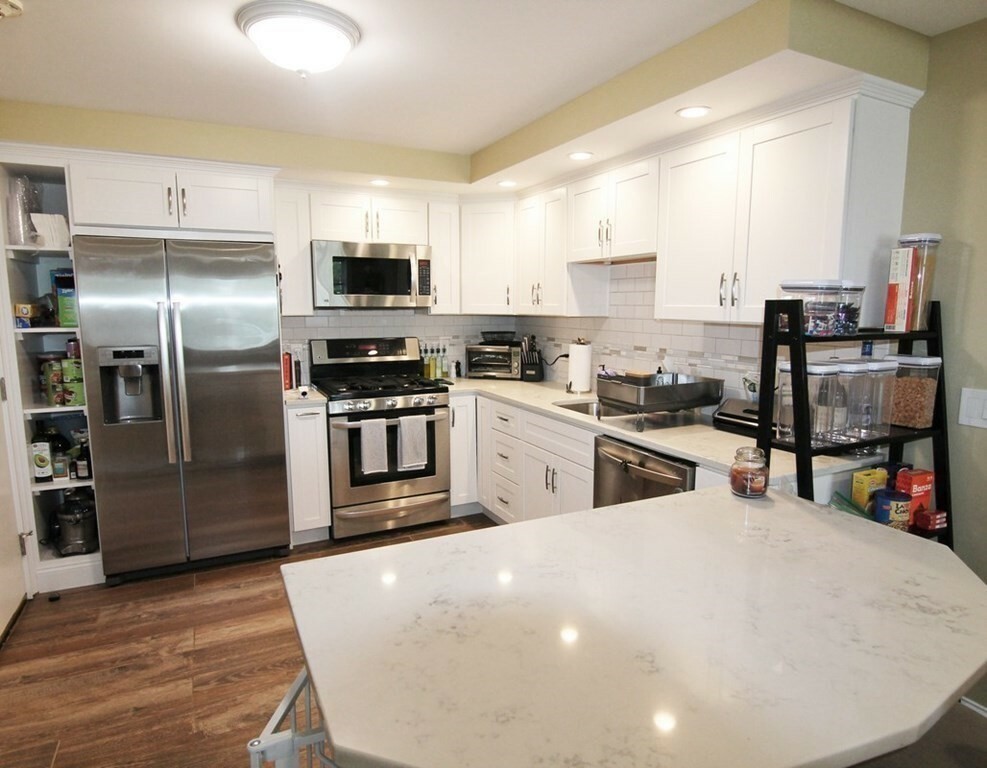 Property Photo:  354 Market Street 20  MA 02135 