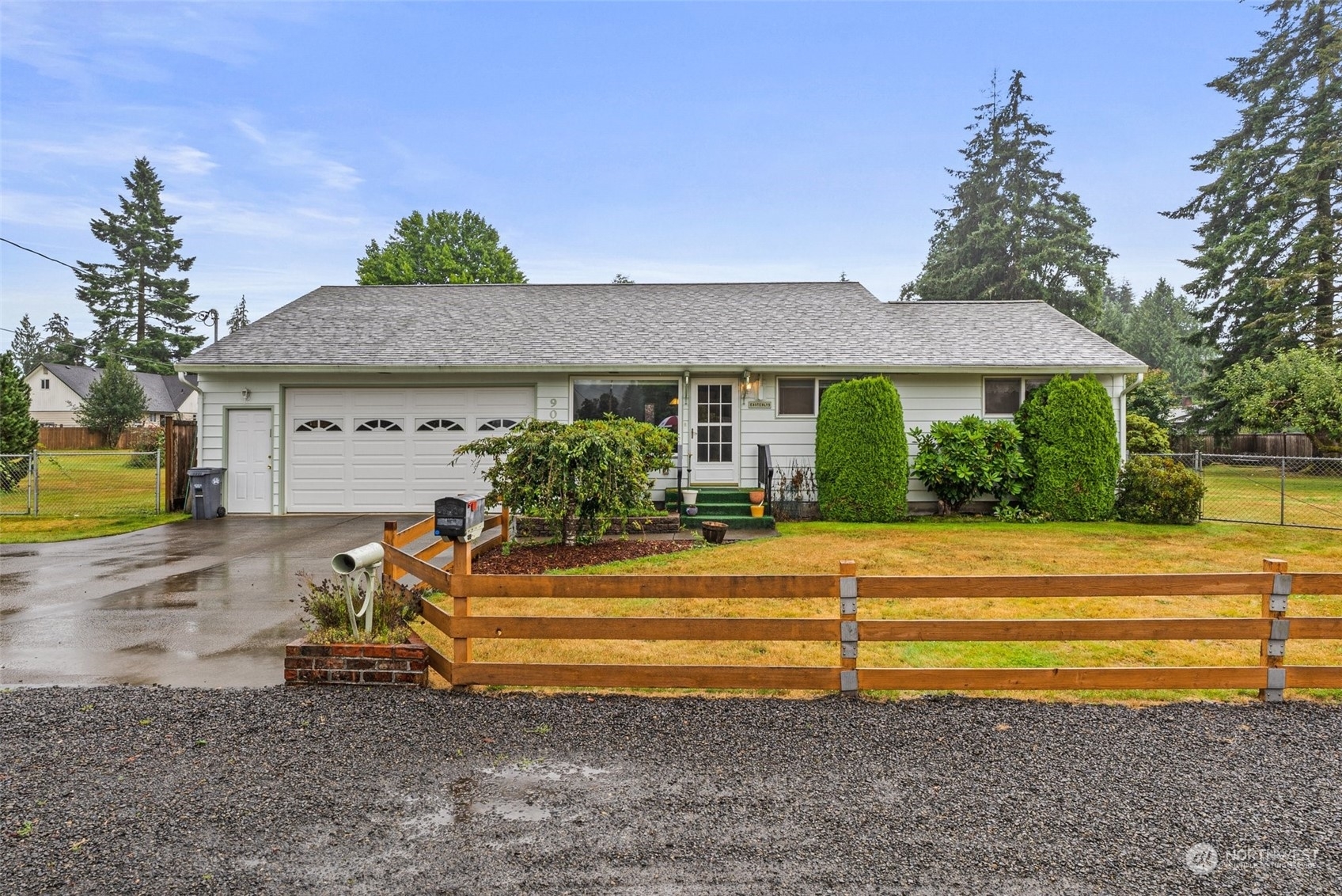 Property Photo:  902 Waverly Court  WA 98520 