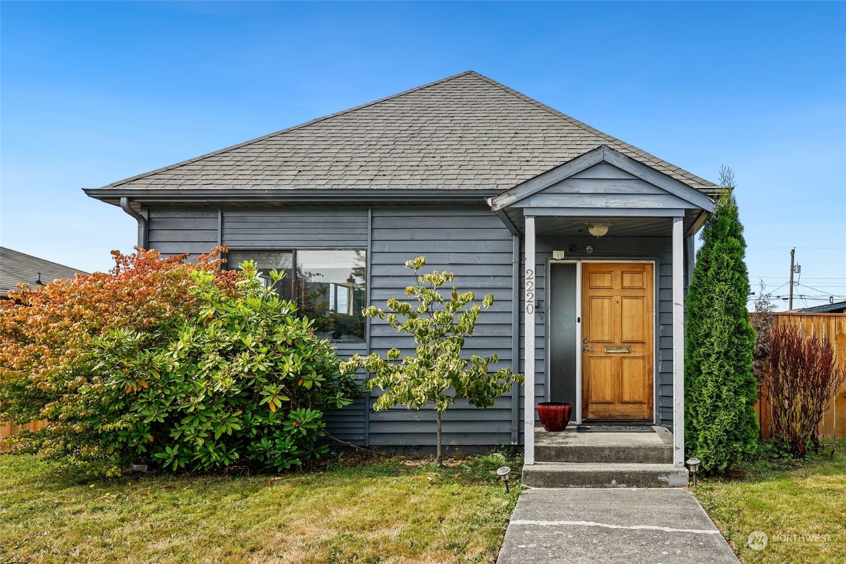 Property Photo:  2220  State Street  WA 98201 