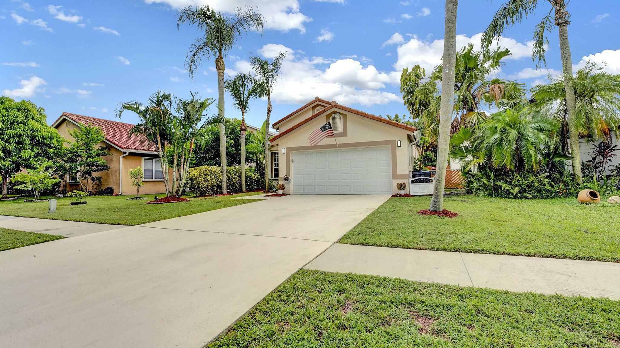 Property Photo:  903 Lake Wellington Drive  FL 33414 