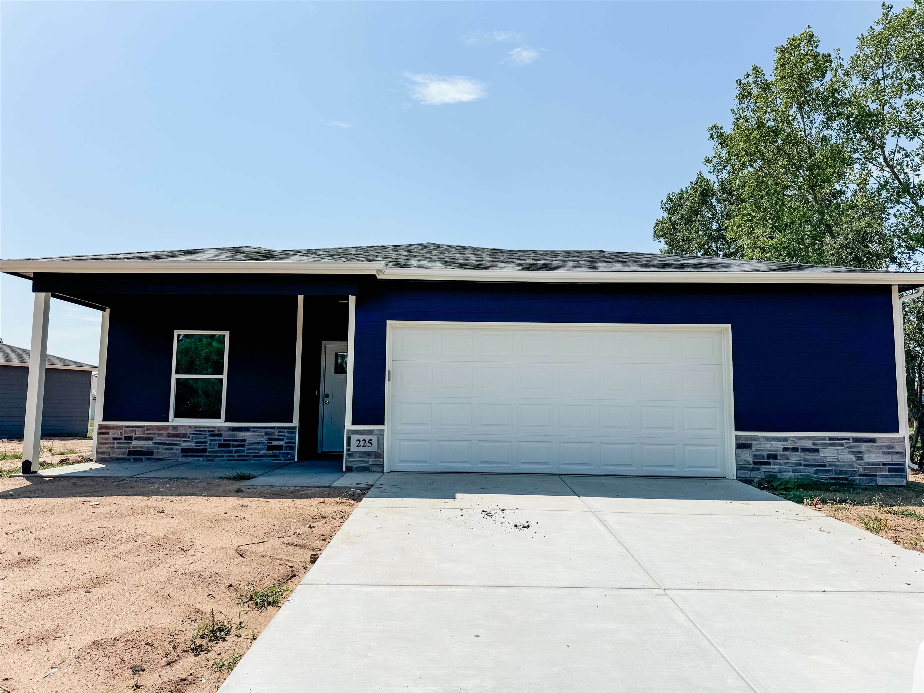 Property Photo:  225 Lakeside Dr  KS 67025 