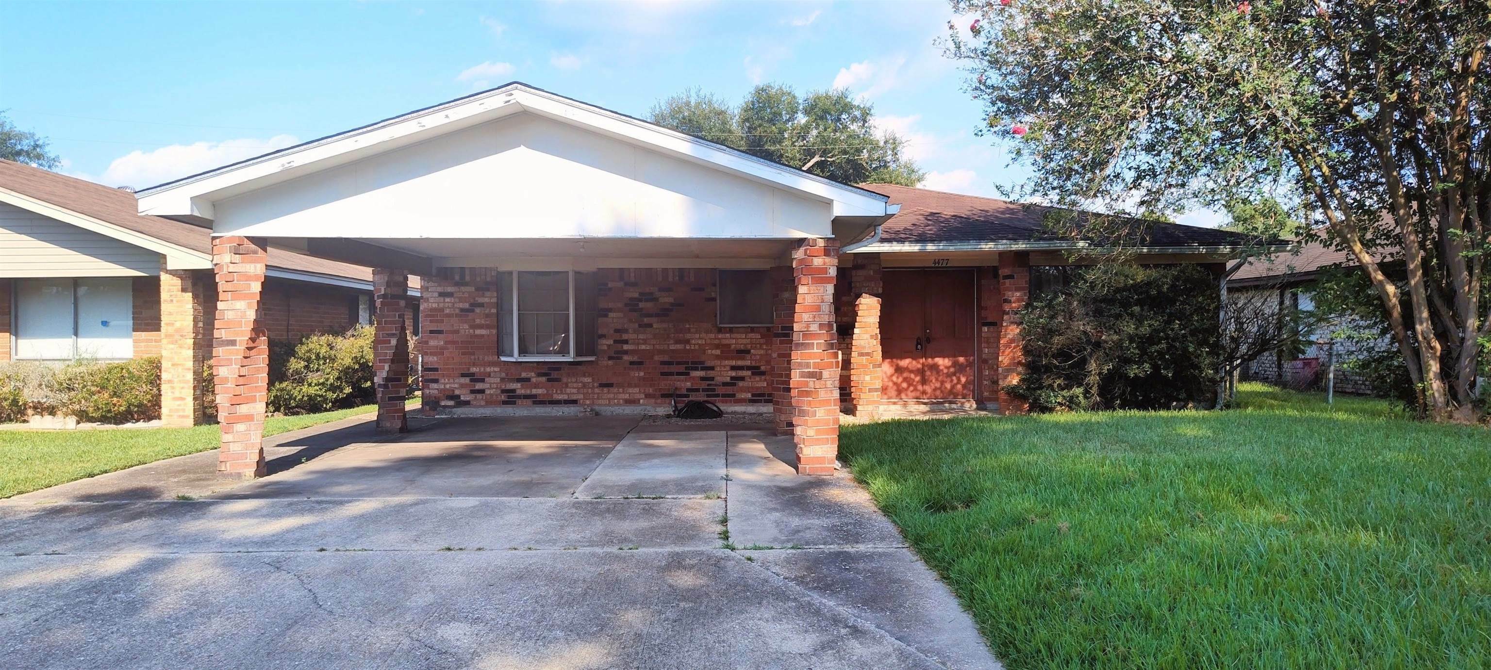 Property Photo:  4477 Flamingo Ln  TX 77705 