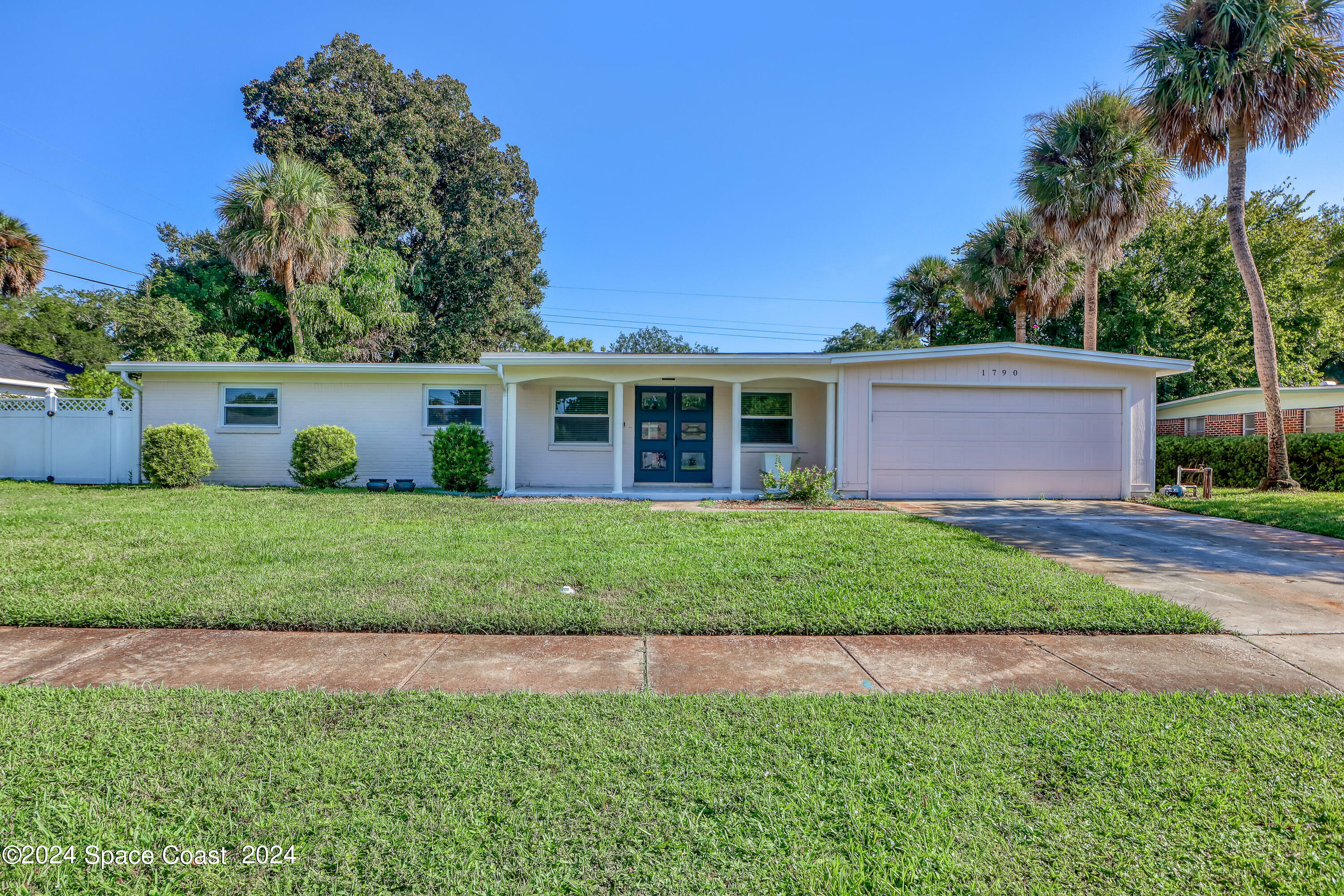 Property Photo:  1790 S Lilac Circle  FL 32796 