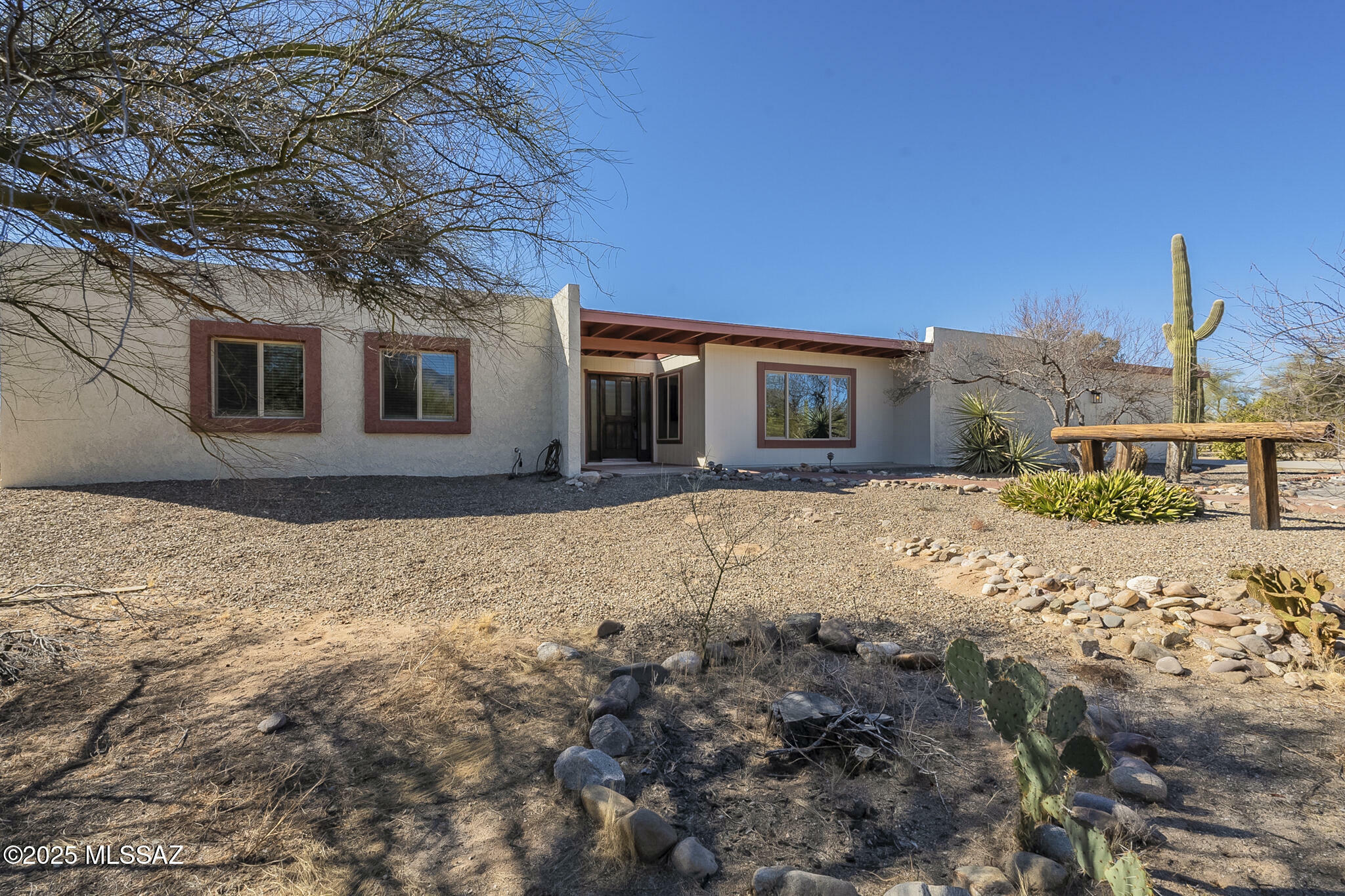 Property Photo:  1831 W Placita Del Coyote  AZ 85704 