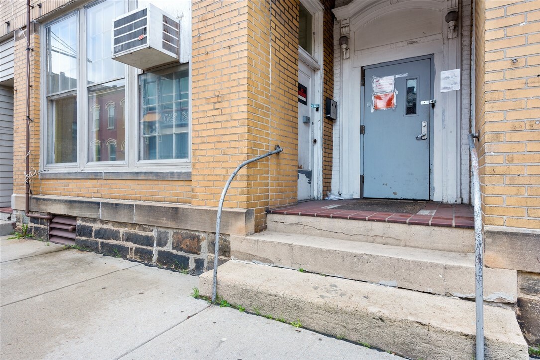 Property Photo:  333 Main St  PA 15650 