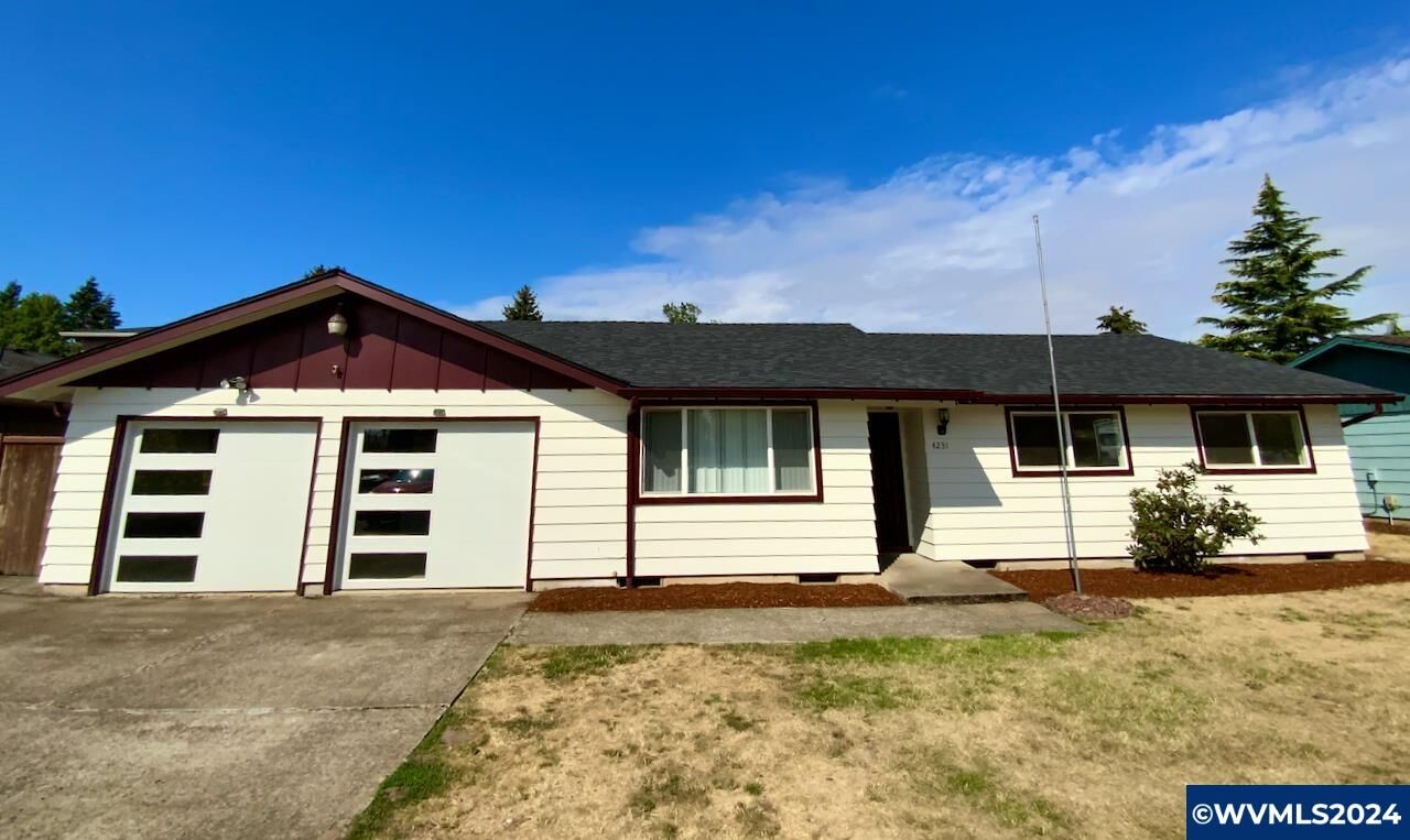 Property Photo:  4231  45th Av NE  OR 97305 