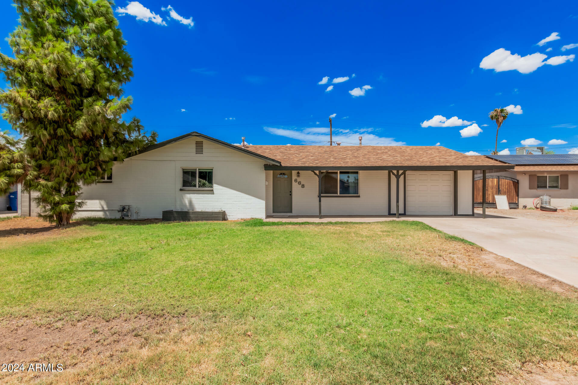 Property Photo:  668 E 7th Drive  AZ 85204 