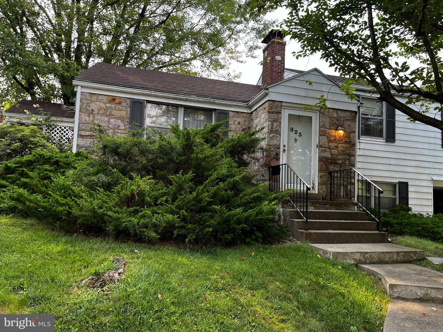 Property Photo:  823 Highland Avenue  PA 18018 