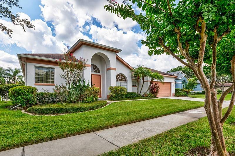 Property Photo:  418 Laurenburg Lane  FL 34761 