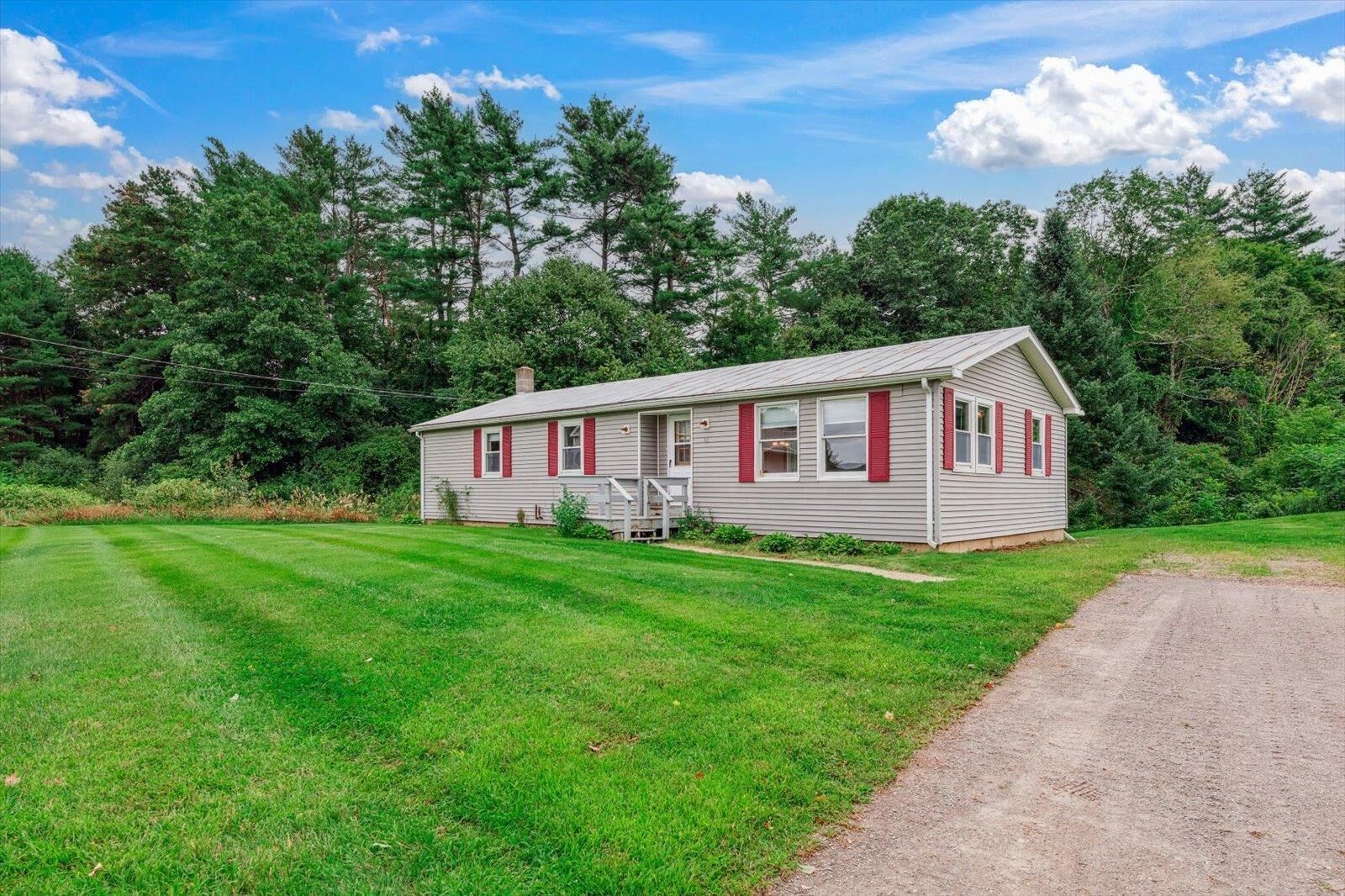Property Photo:  68 Upper Walpole Road  NH 03608 