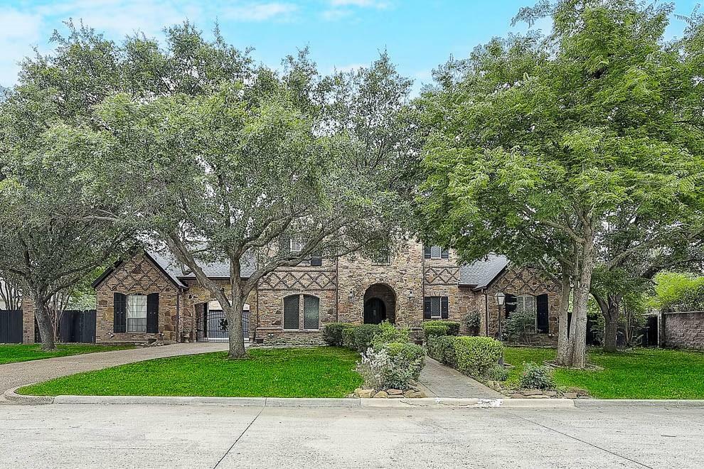 Property Photo:  1401 Chardonnay Court  TX 76092 