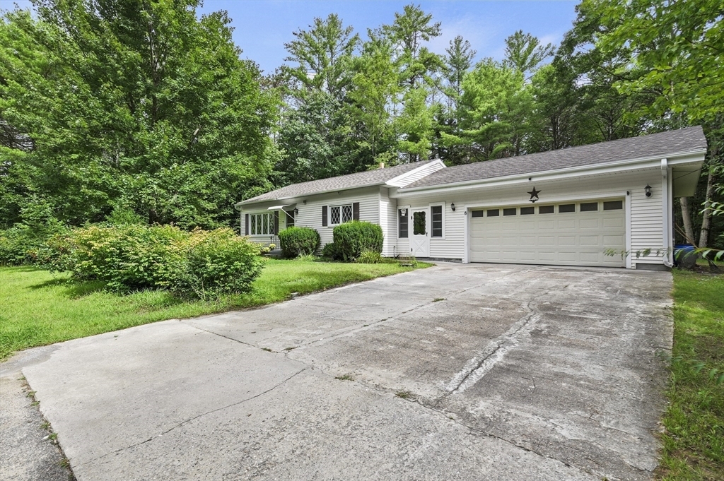 Property Photo: 8 Graves Avenue MA 01436