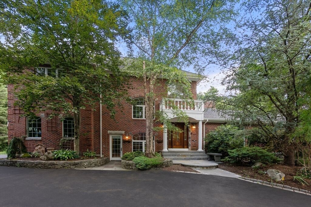 Property Photo:  8 Shady Hill Rd  MA 02493 