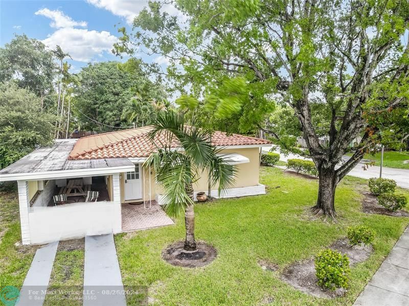 Property Photo:  1420 S Miami Rd  FL 33316 