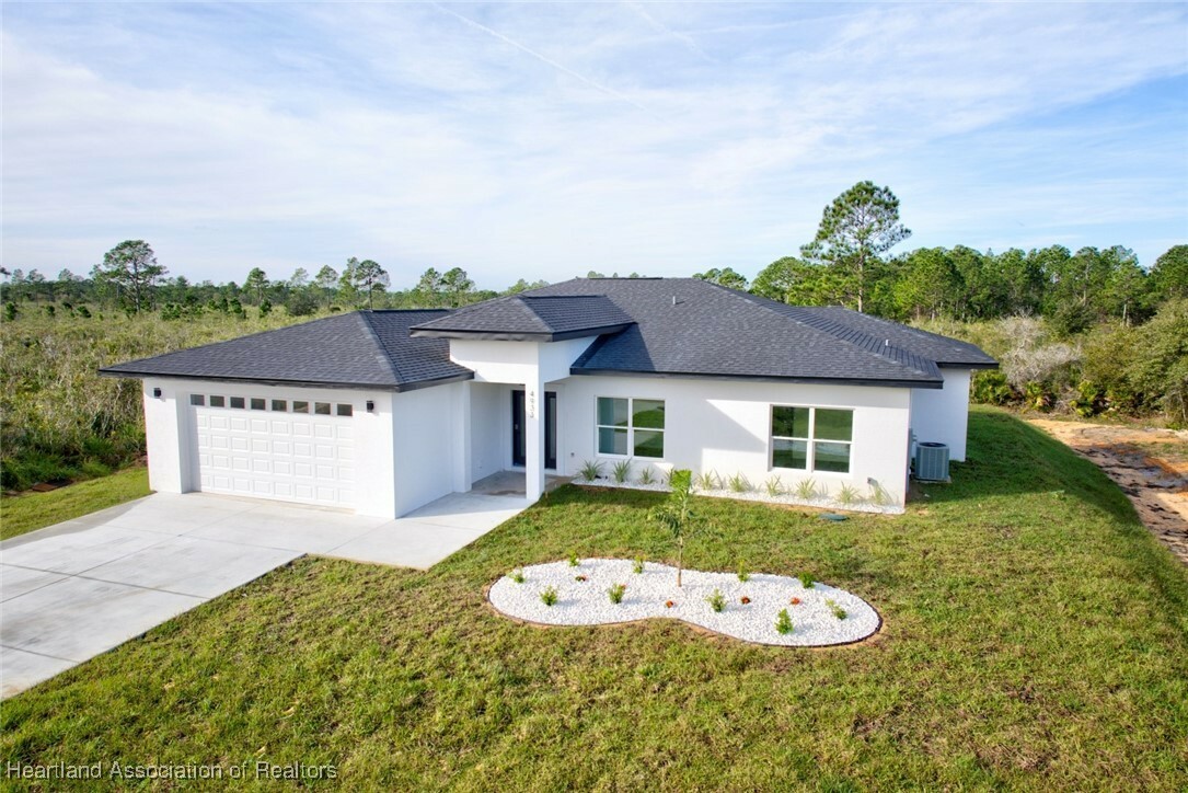 4933 Fettuccine Avenue  Sebring FL 33872 photo