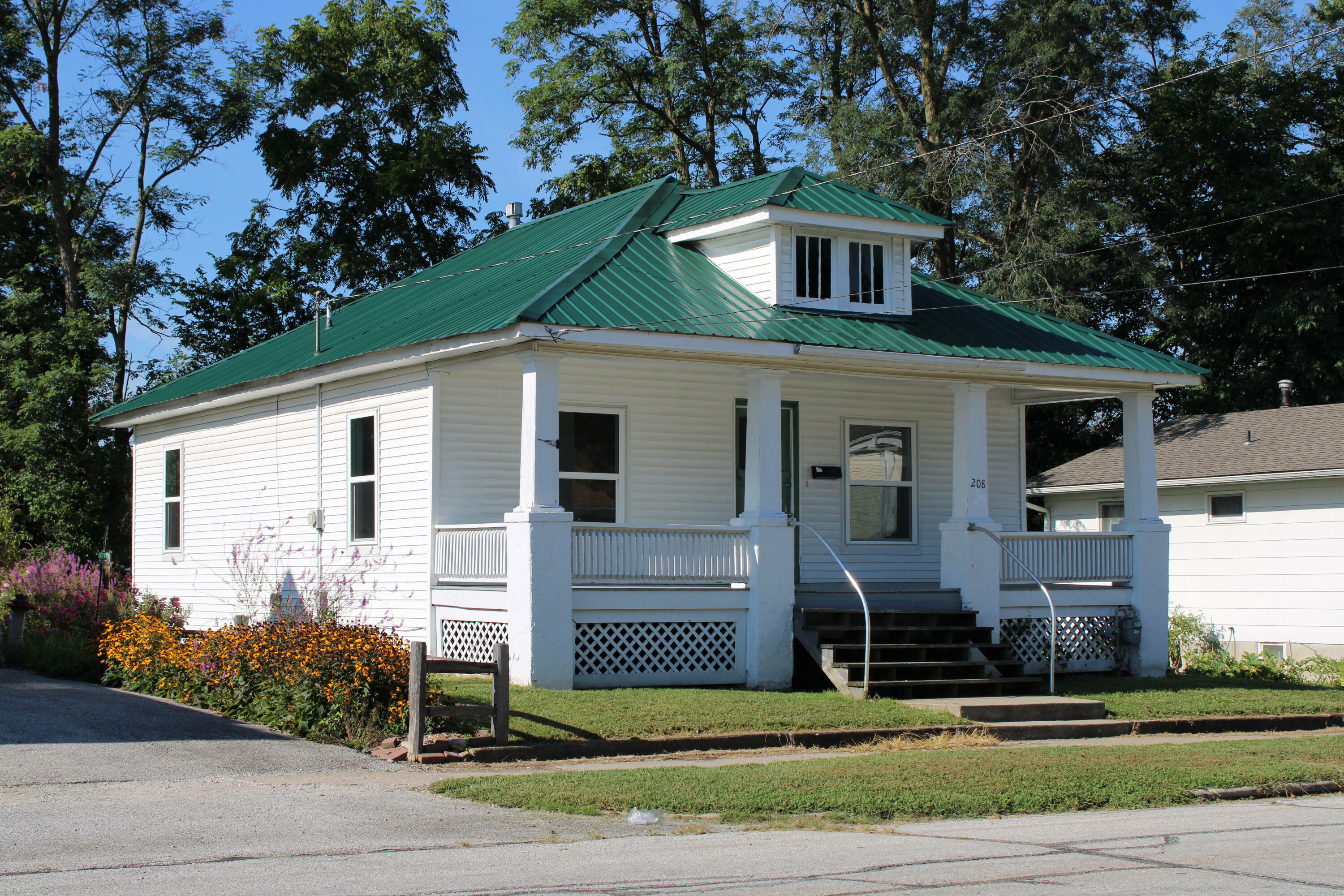 Property Photo:  208 W 5th Street  MO 65251 