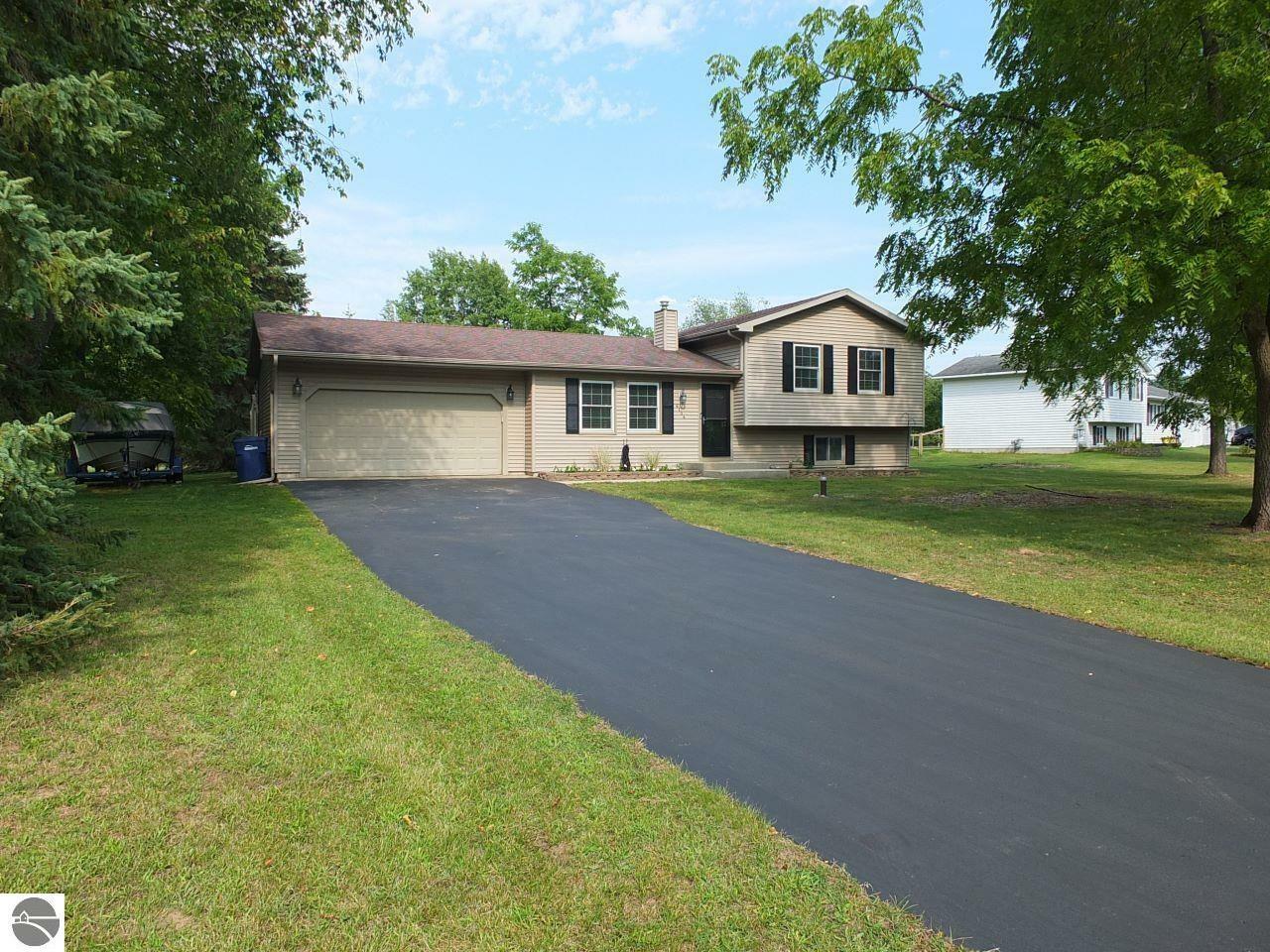 Property Photo:  6154 Lillian Lane  MI 49685 