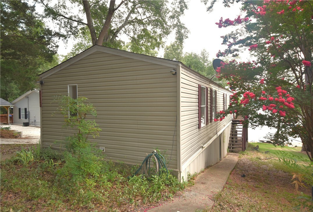 Property Photo:  1260 Tugaloo Heights Circle  SC 29643 