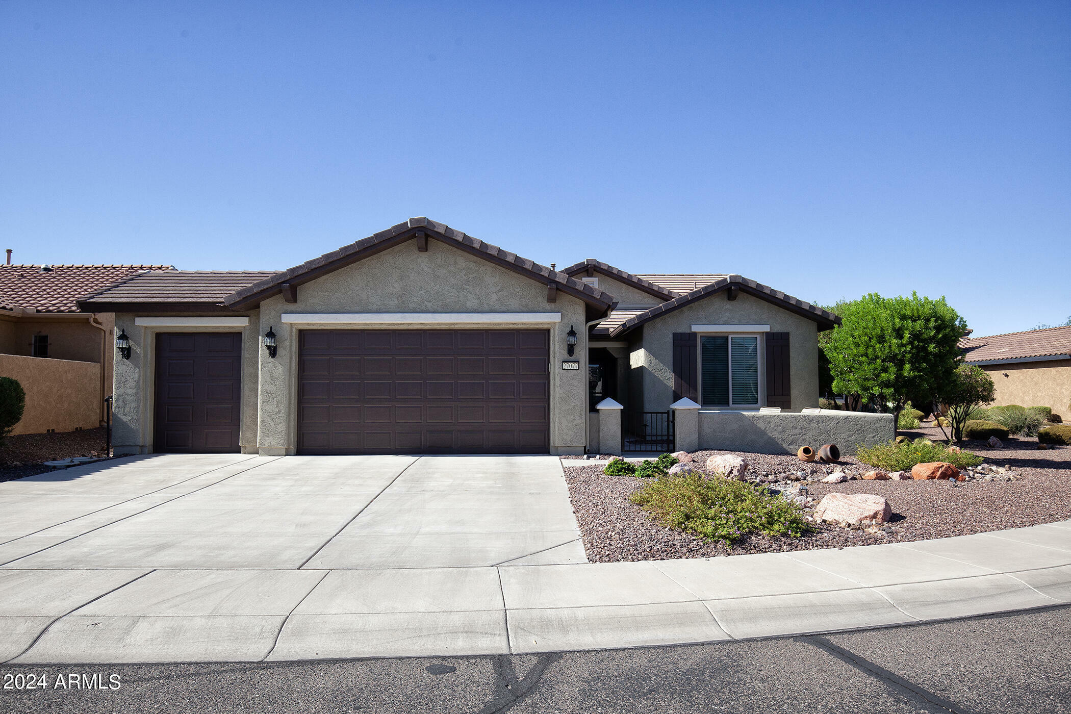 Property Photo: 27077 W Yukon Drive AZ 85396