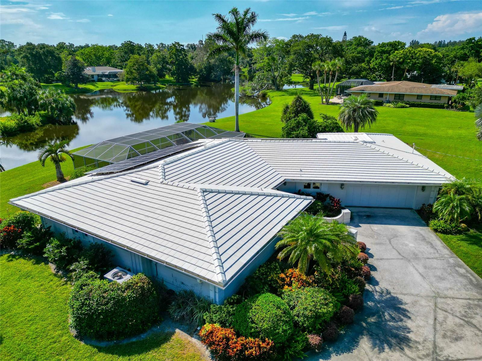 Property Photo:  3527 W Forest Lake Drive  FL 34232 