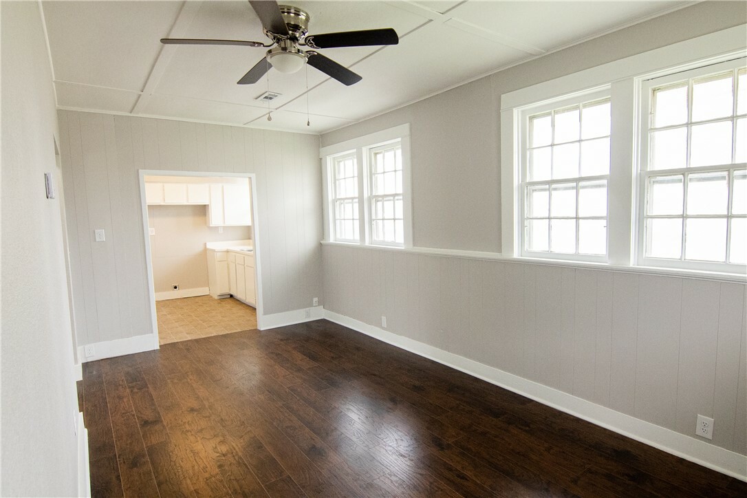 Property Photo:  104 W 3rd Street  AR 72734 