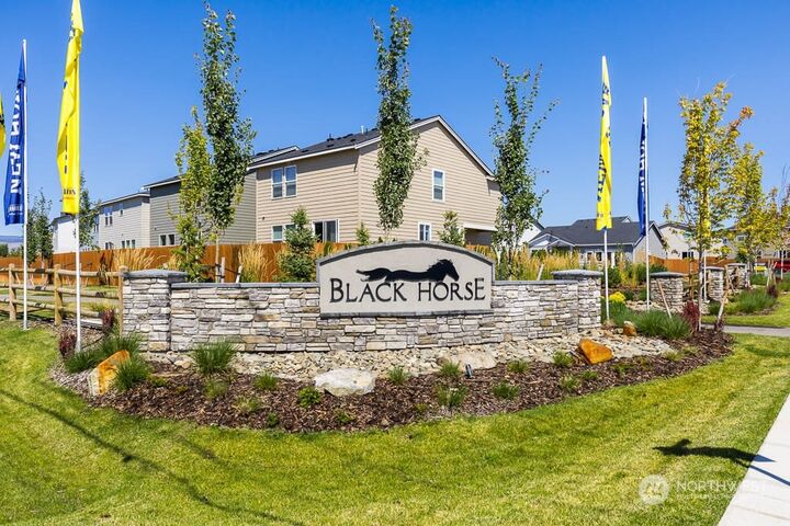 Property Photo:  2933  Longhorn Loop 224  WA 98926 