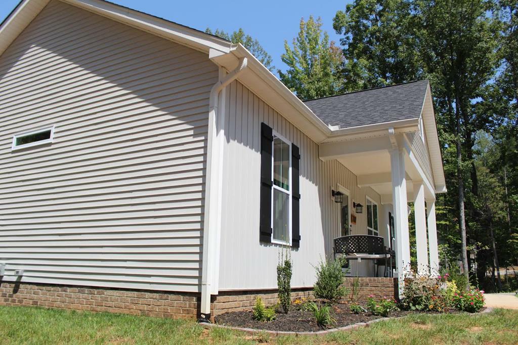 Property Photo:  7100 Darlington Heights Rd  VA 23901 