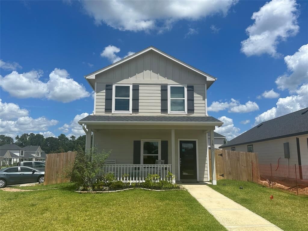 Property Photo: 16737 N Marie Village Drive TX 77306
